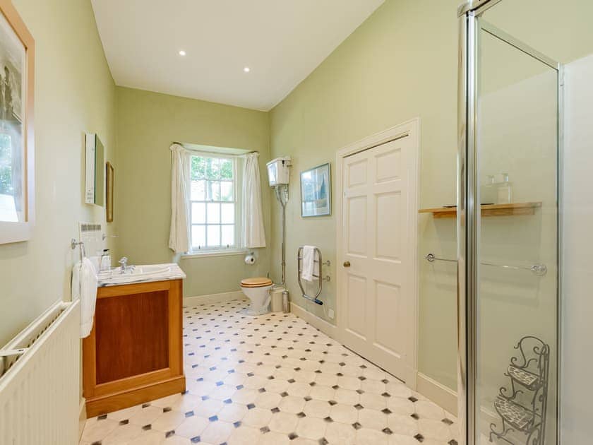 Bathroom | Wintonhill Farmhouse - Winton Holidays, Pencaitland