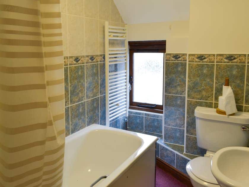 Bathroom | Duvale Barn - Duvale Cottages, Bampton, near Tiverton