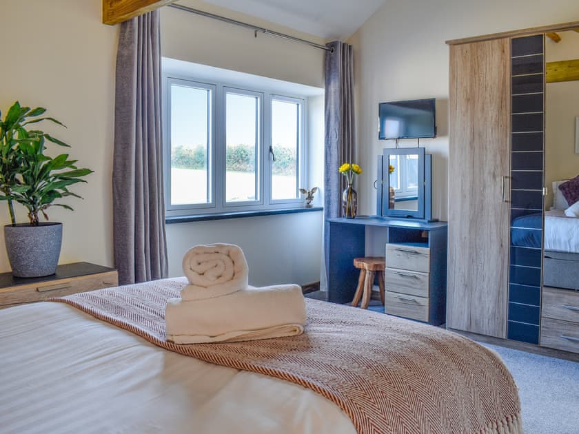 Double bedroom | Meadow View - Lower Larkworthy Farm, Holsworthy