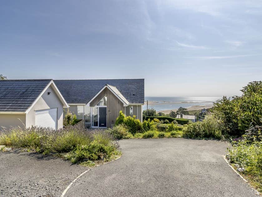 Exterior | Verbier, Aberdyfi