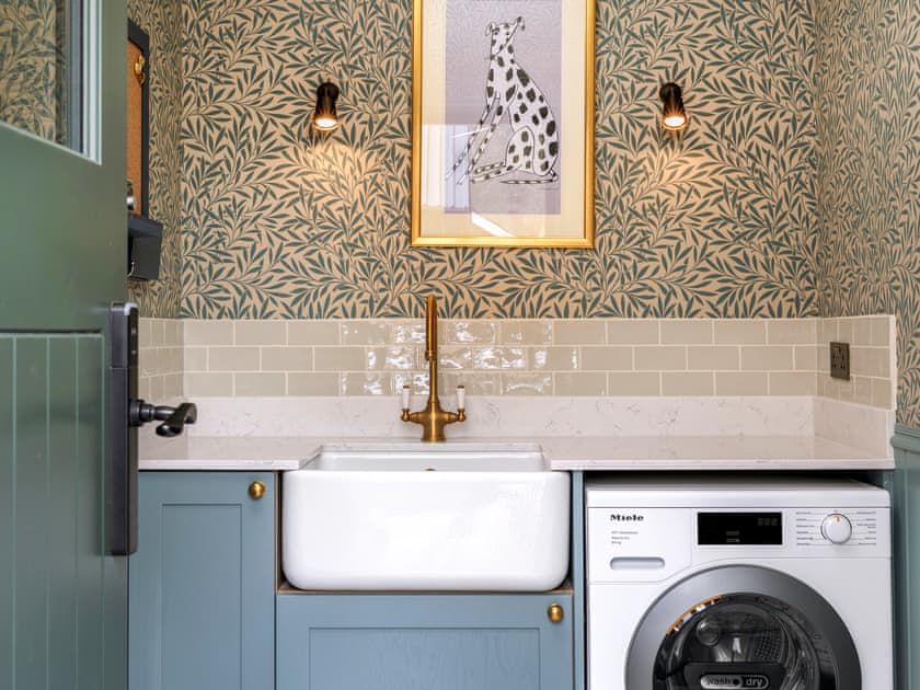 Utility room | Dalgrassick - Glenkindie Estate Holiday Cottages, Glenkindie, near Alford