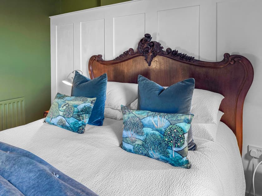 King size bed | Caretaker’s Cottage, Melsonby, near Richmond