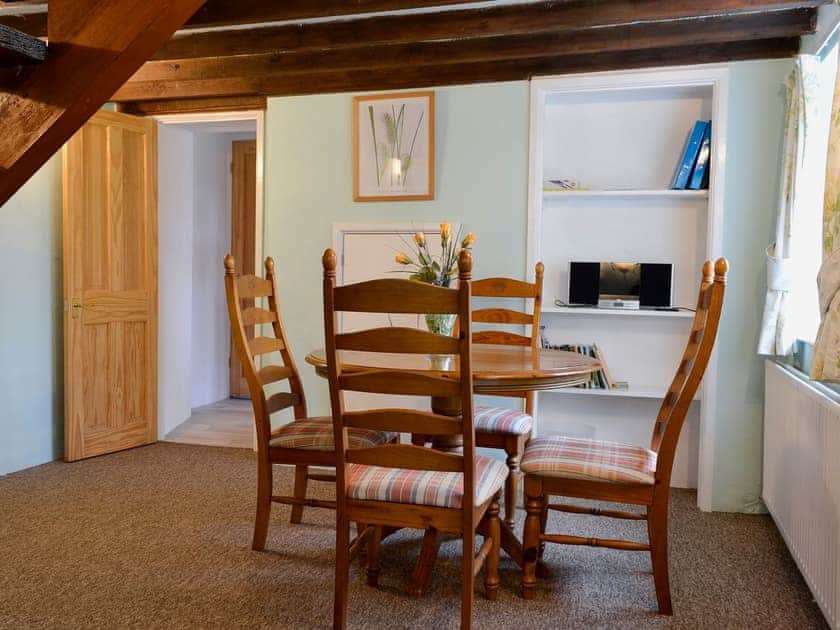 Open plan living/dining room/kitchen | Commonwealth Cottage, Iron Acton, nr. Bristol