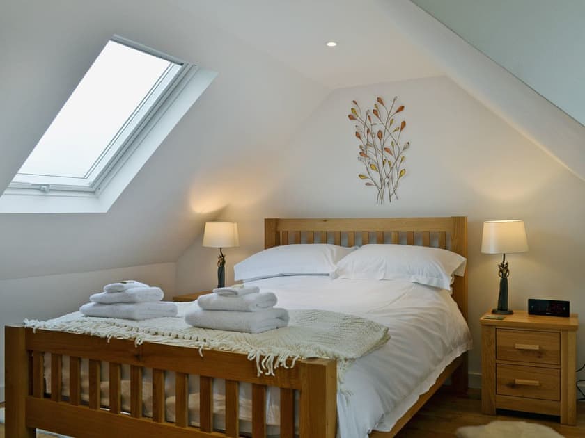Charming double bedroom | Frank’s, Bornesketaig near Uig