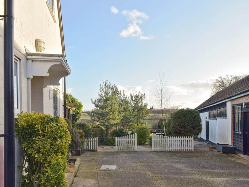Large courtyard | Granary Cottage, Tattingstone, near Ipswich