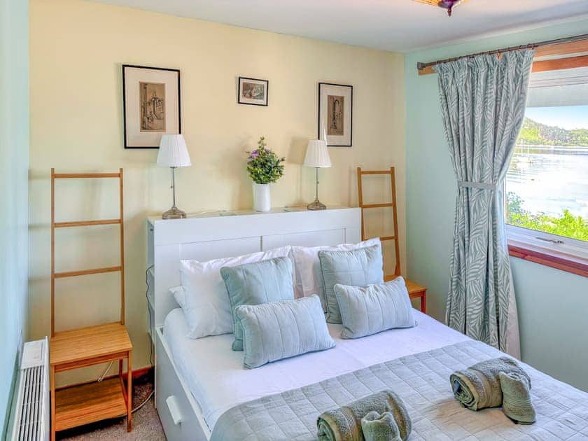 Cosy double bedroom with fanstic views of the surrounding area | The Heron, Ardentinny near Dunoon