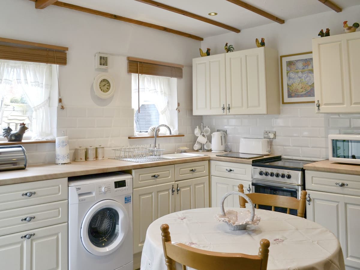 Alpine Lodge - Holiday lodge in Central England - Image 4