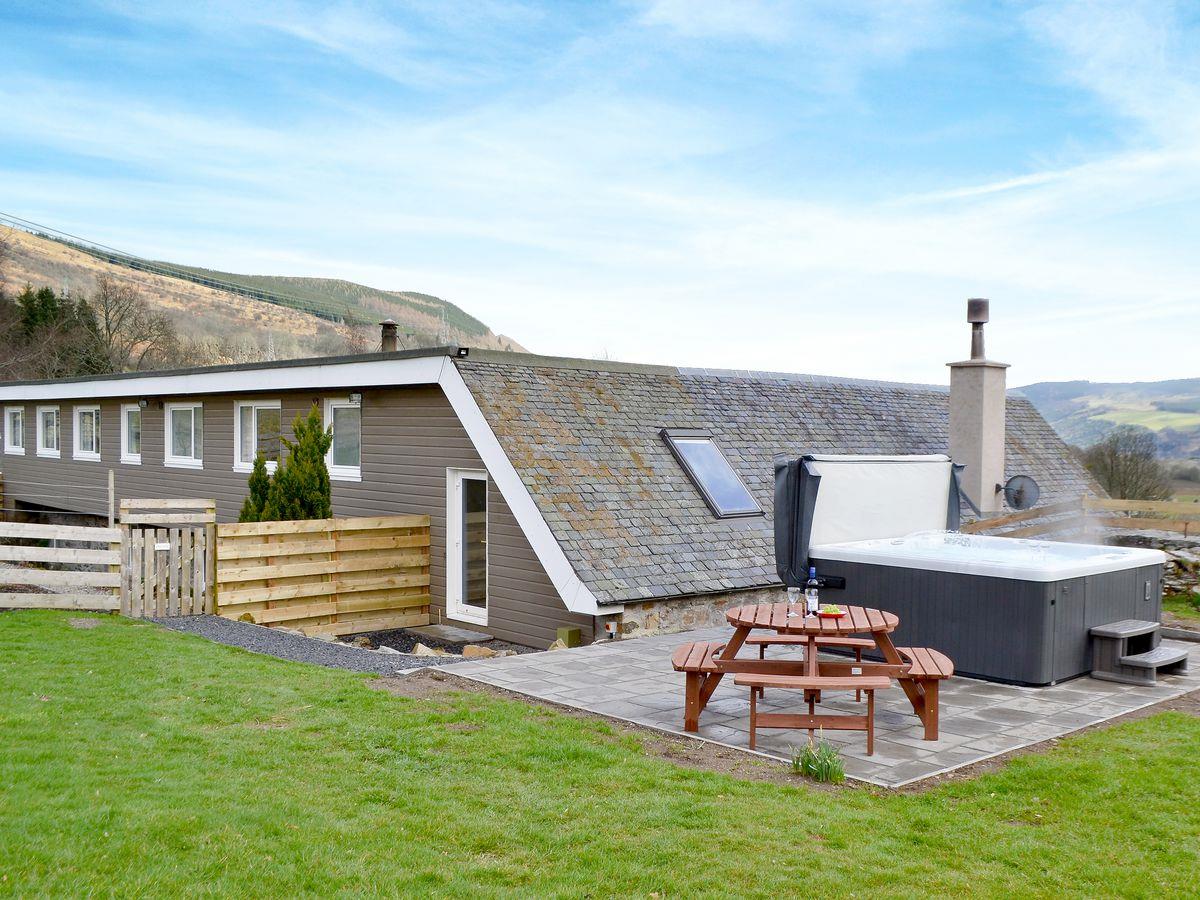 Keltneyburn Holiday Cottages The Steading Ref Ssav In