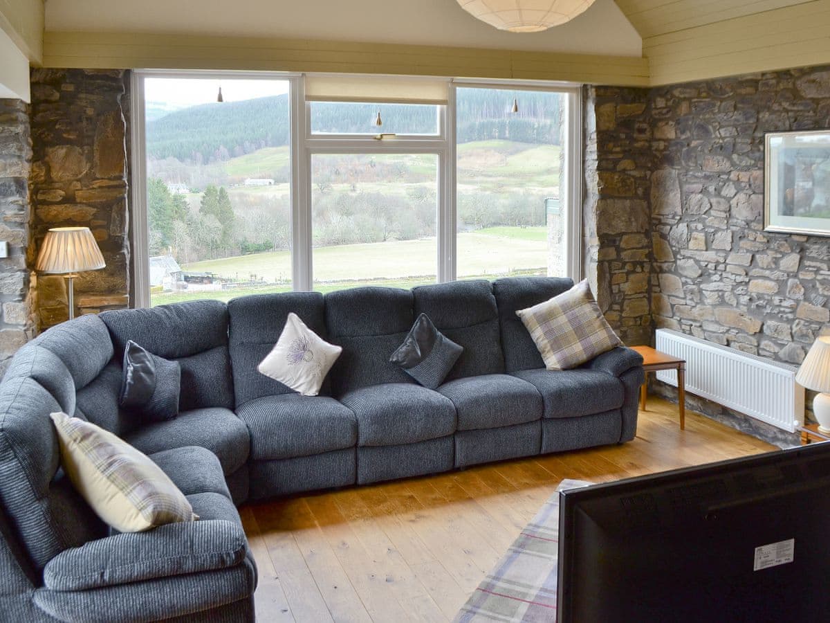 Keltneyburn Holiday Cottages The Steading Ref Ssav In