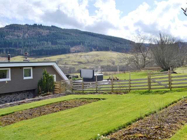 Keltneyburn Holiday Cottages The Steading Ref Ssav In
