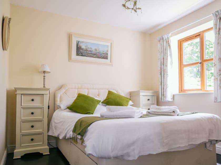 Comfortable double bedroom | Carter’s Lodge - Millmoor Farm, Bickley, near Malpas