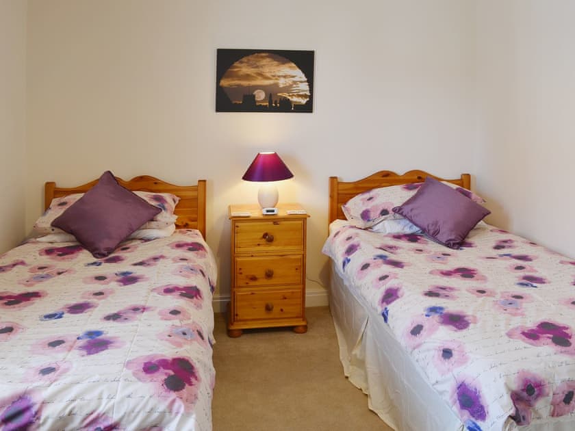 Twin bedroom | Picturesk, Whitby