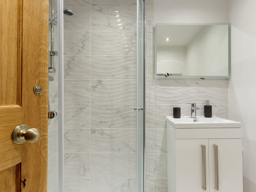 Shower room with toilet | Rimmers Farmhouse, Wichenford, near Worcester