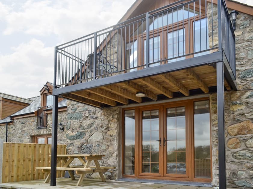 Impressive façade | Rhiwal Kitty - Trehwfa Cottages, Bodedern, near Holyhead