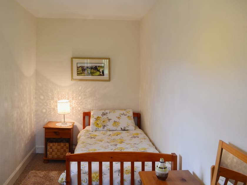 Delightful single bedroom | Beuchan Cottage - Beuchan Farm, Keir Mill, Thornhill