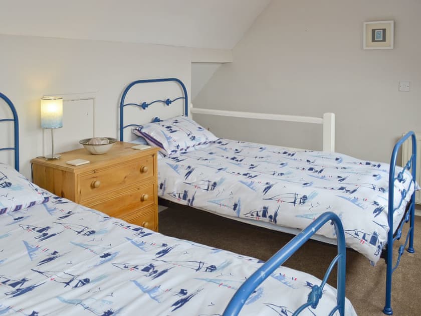 Light and airy twin bedroom | Ocean Cottage, Whitby
