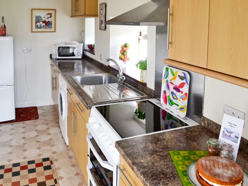 Kitchen/diner | Beuchan Cottage - Beuchan Farm, Keir Mill, Thornhill