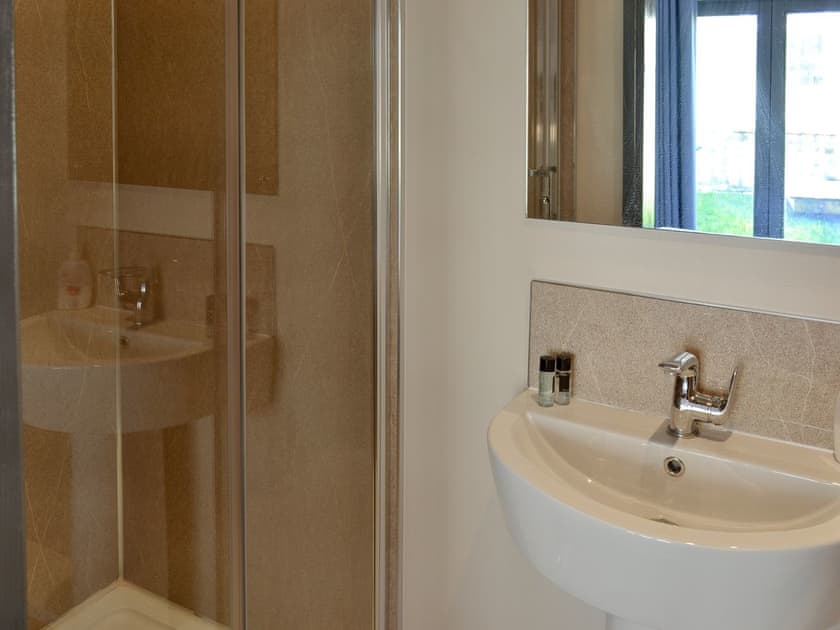 En-suite shower room | Kataluma, Praa Sands, near Penzance