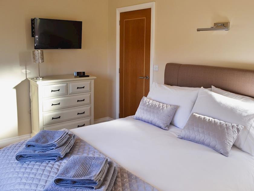Double bedroom with en-suite shower room | Birchfield, Rhuallt, near St Asaph