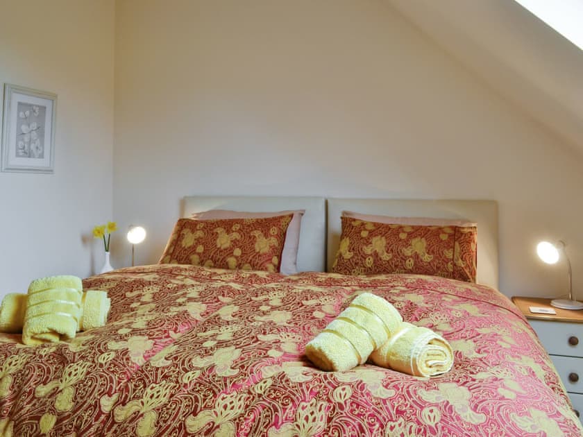 Relaxing double bedroom | Honey Cottage - Bramble Cottage and Honey Cottage, Newland, near Coleford