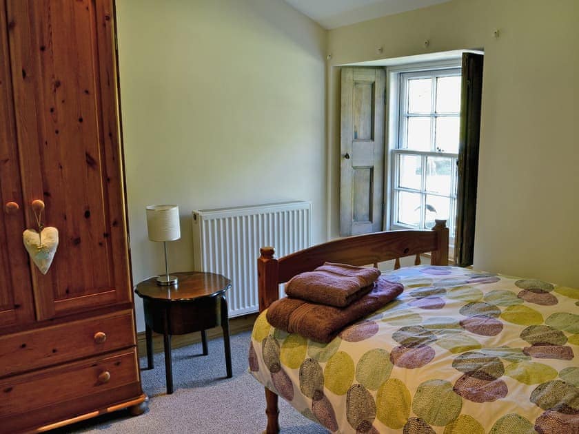 Cosy single bedroom | Waulkmill Cottage, Carronbridge near Thornhill