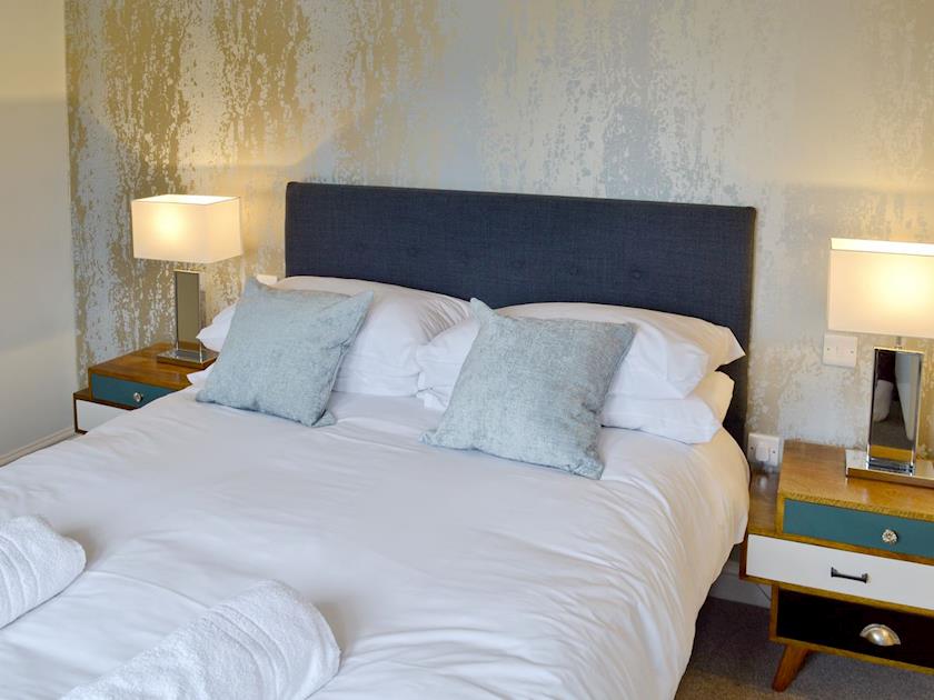 Relaxing double bedroom | Dovedale - Darwin Lake, Darwin Lake, near Matlock