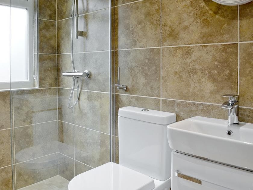 Well presented tiled shower room | Happys - Happys and Gracelands, Lelant, near St Ives