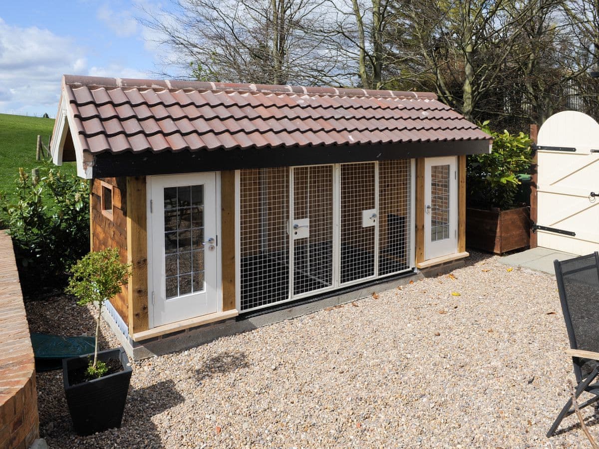 Lambley Lodge Ref W44075 In Lowdham Nottinghamshire
