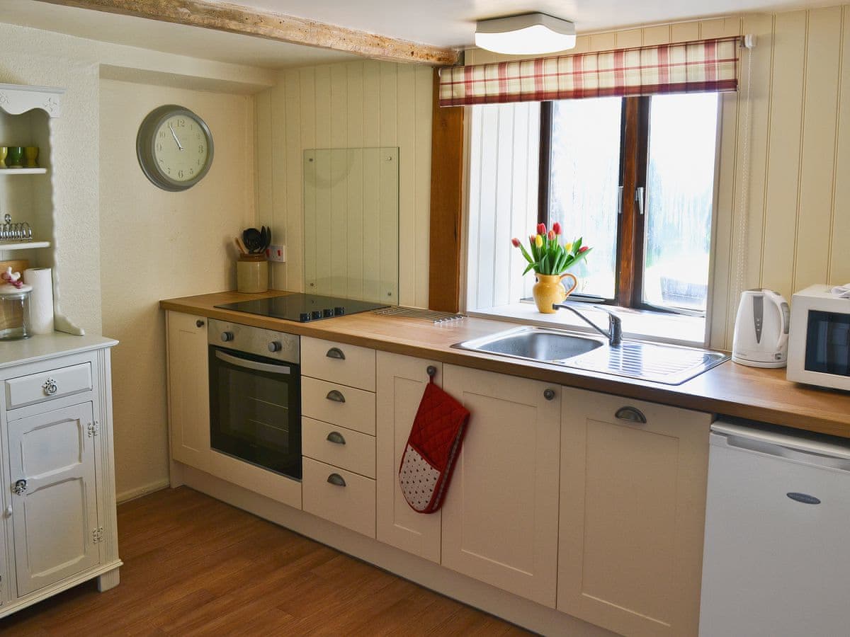 Sereynis Holiday Cottages Rose Cottage Ref Ukc390 In Roughton
