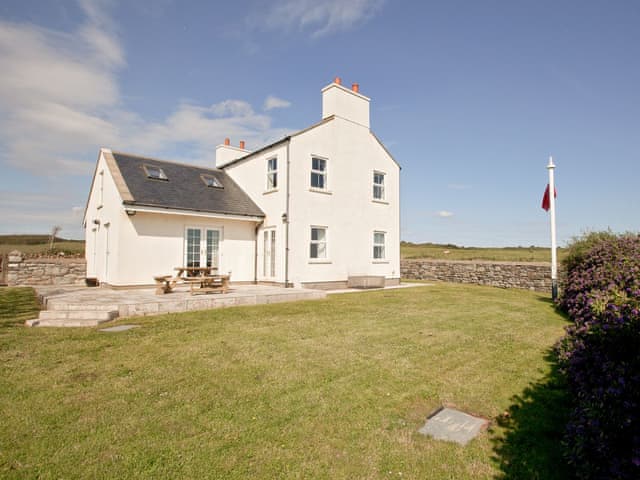 Sheerghlass Ref Ukc307 In Castletown Isle Of Man Cottages Com
