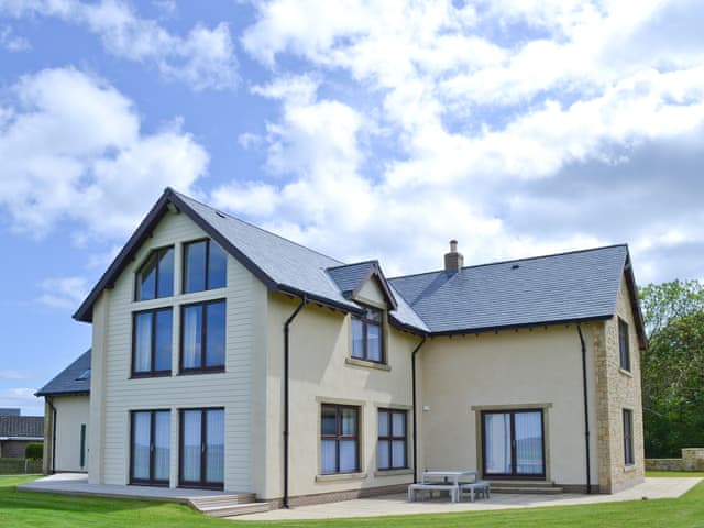 Strawberry Hill View Ref Cc315014 In Newton By The Sea Near