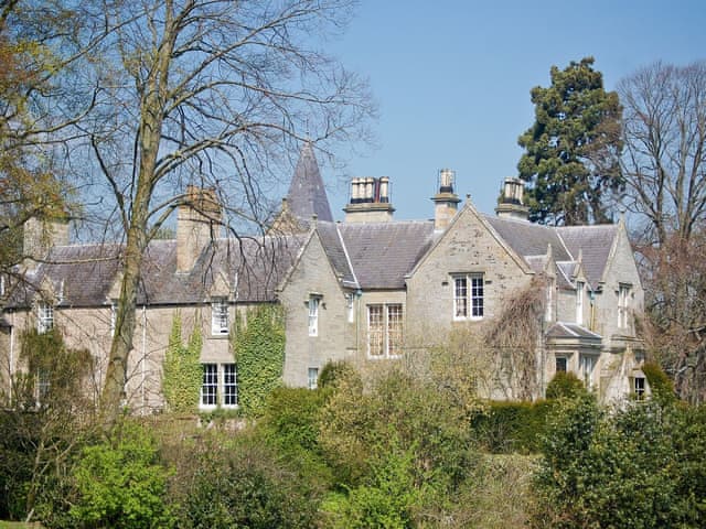 Lochside Garden House Ref S4484 In Town Yetholm Near Kelso The