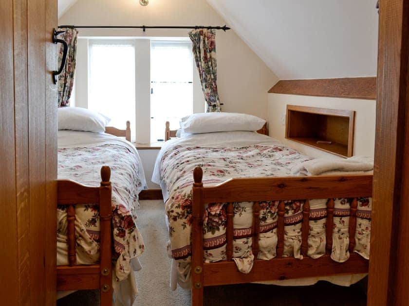 Twin bedroom | Gingerbread Cottage, Fairford