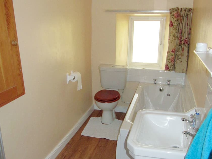 Family bathroom | Lilac Cottage, Sedbusk, near Hawes