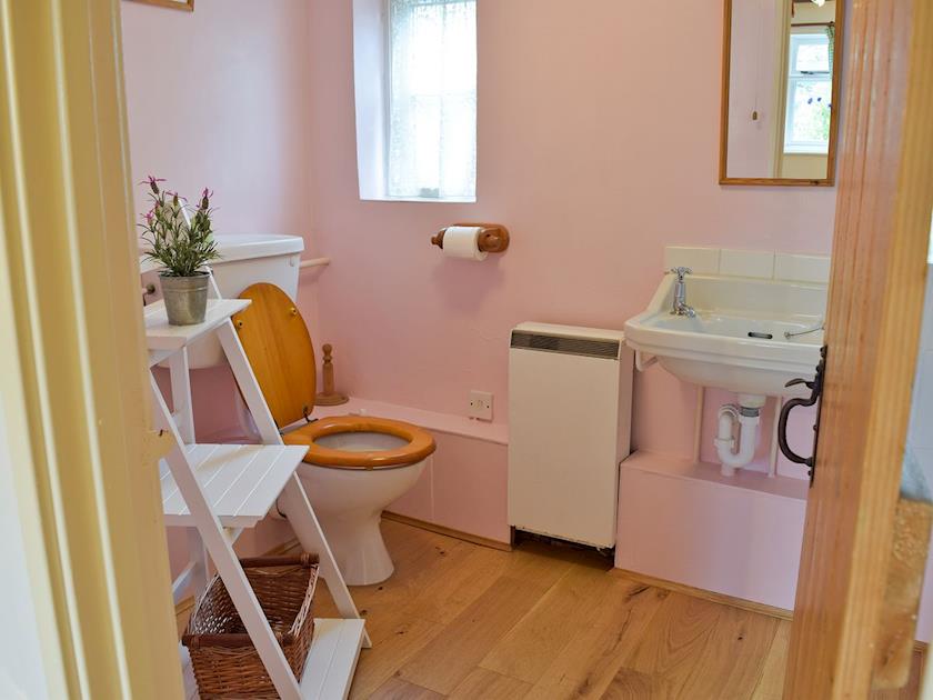Bathroom | Three Ash Cottage, Bungay
