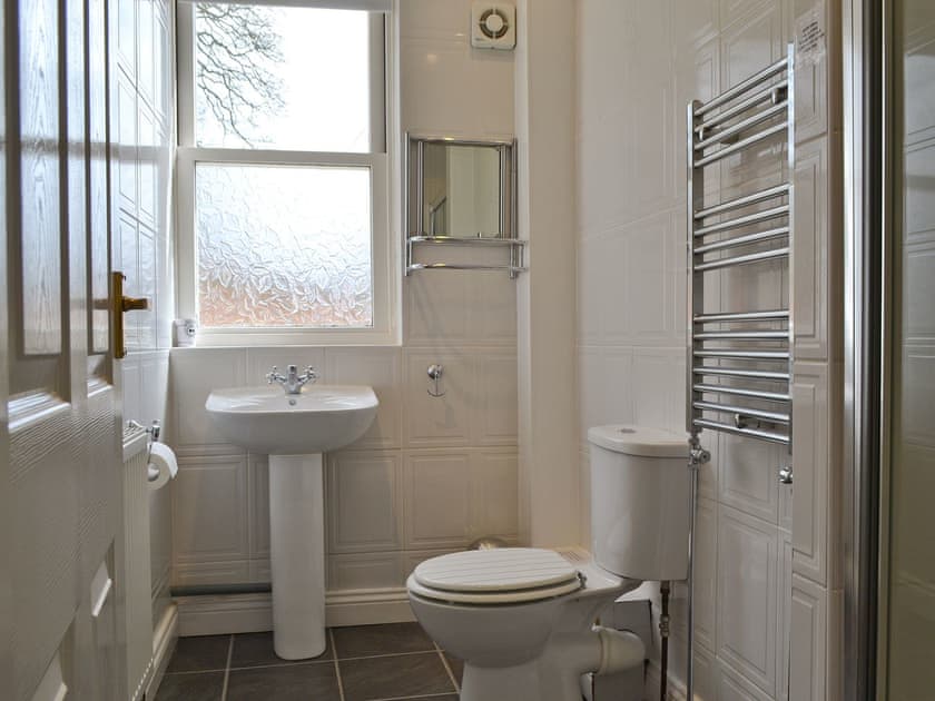 Bathroom | Fawn Lea Apartment, Staindrop, near Barnard Castle