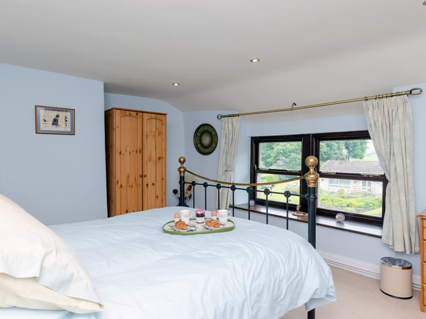 Comfortable double bedroom | Lillegarth, Bradwell