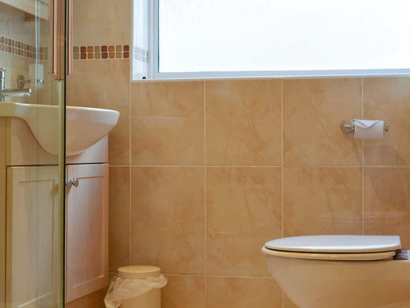 Shower room | Cloverley, Bowness-on-Windermere