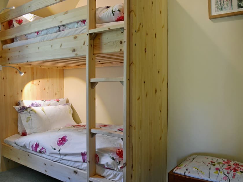 Cosy bunk bedroom | Bumblebee Cottage, Marske near Richmond