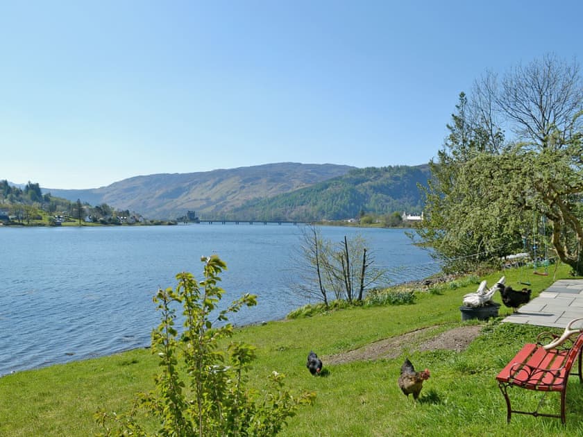 Outstanding views | Loch Shore Cottage, Dornie, near Kyle