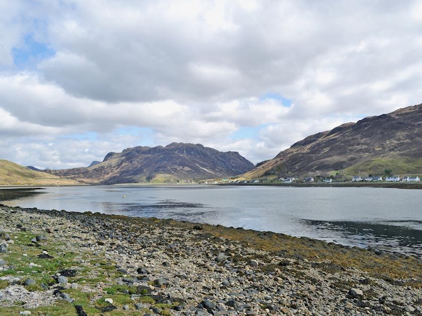 Outstanding views | Loch Shore Cottage, Dornie, near Kyle