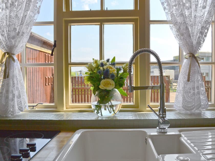 Charming kitchen | Tickton Hall - Tickton Hall Cottage - Tickton Hall Cottages, Beverley