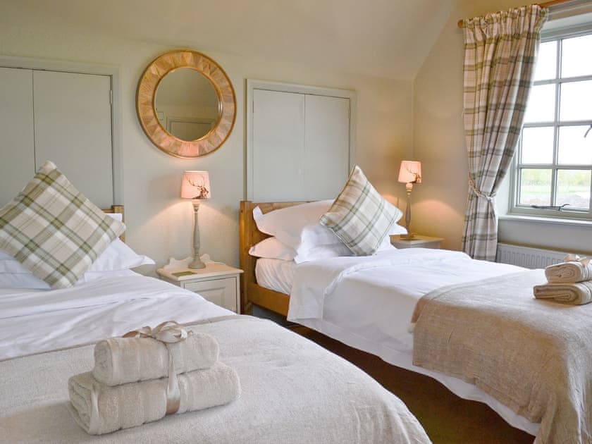 Cosy twin bedroom | Tickton Hall - Tickton Hall Cottage - Tickton Hall Cottages, Beverley