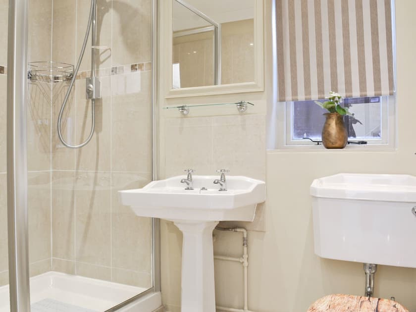 Shower room | Tickton Hall - Tickton Hall Cottage - Tickton Hall Cottages, Beverley