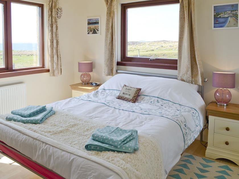 Comfortable double bedroom | Roangorm, Achiltibuie