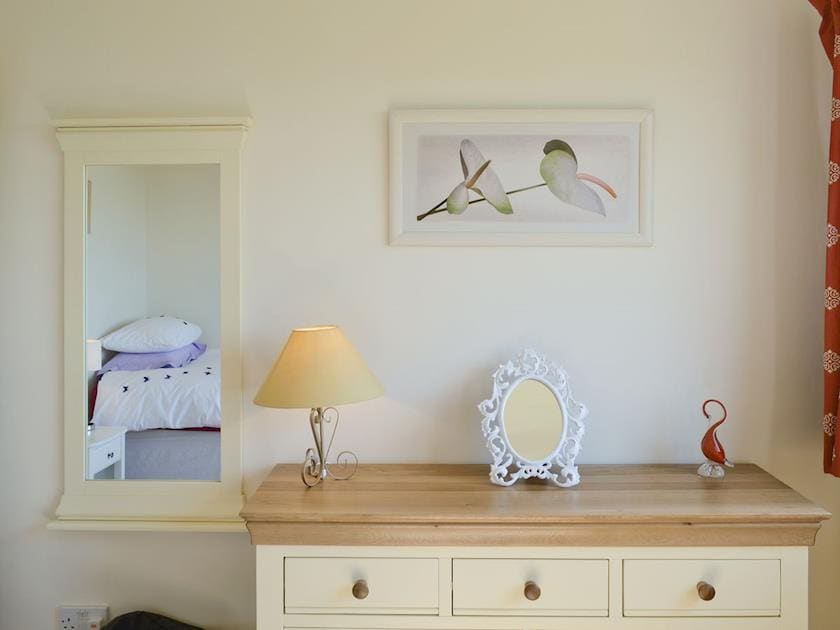 Dressing area of single bedroom | Roangorm, Achiltibuie