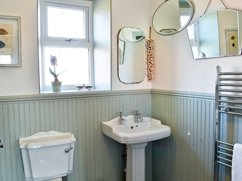 Bathroom | Driftwood Cottage, Seahouses