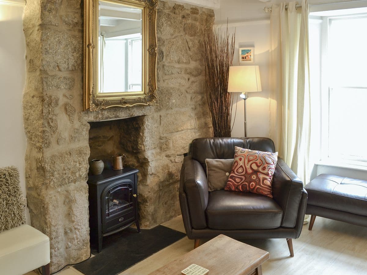 Oaken Cottage Ref Te8 In Mousehole Penzance Cornwall
