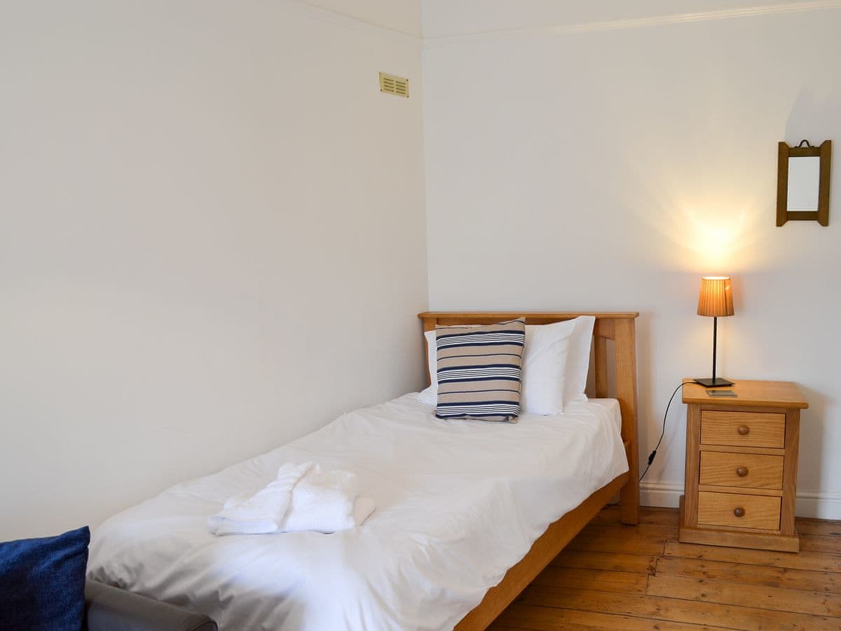 Oaken Cottage Ref Te8 In Mousehole Penzance Cornwall