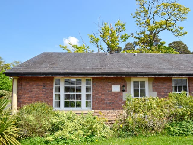 Netley Hall Poppy Ref Ukc454 In Dorrington Near Shrewsbury